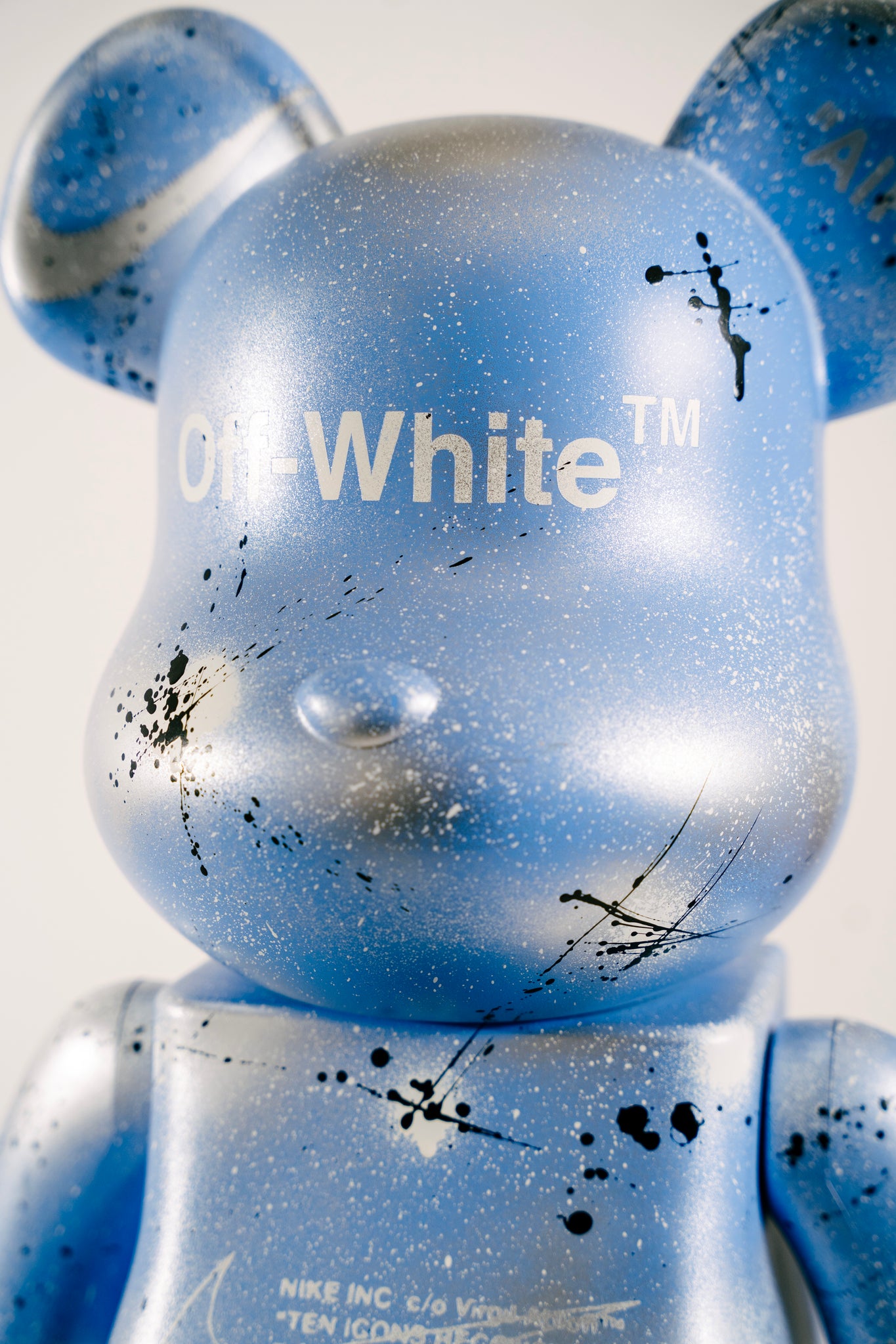 Off White Bearbrick 1000%