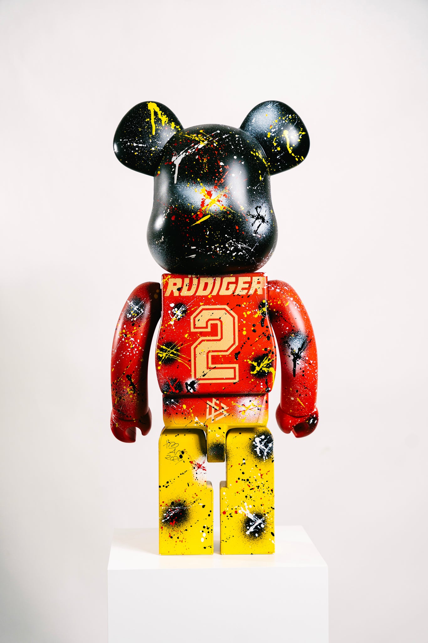 DFB TEAM Bearbrick 1000% Custom