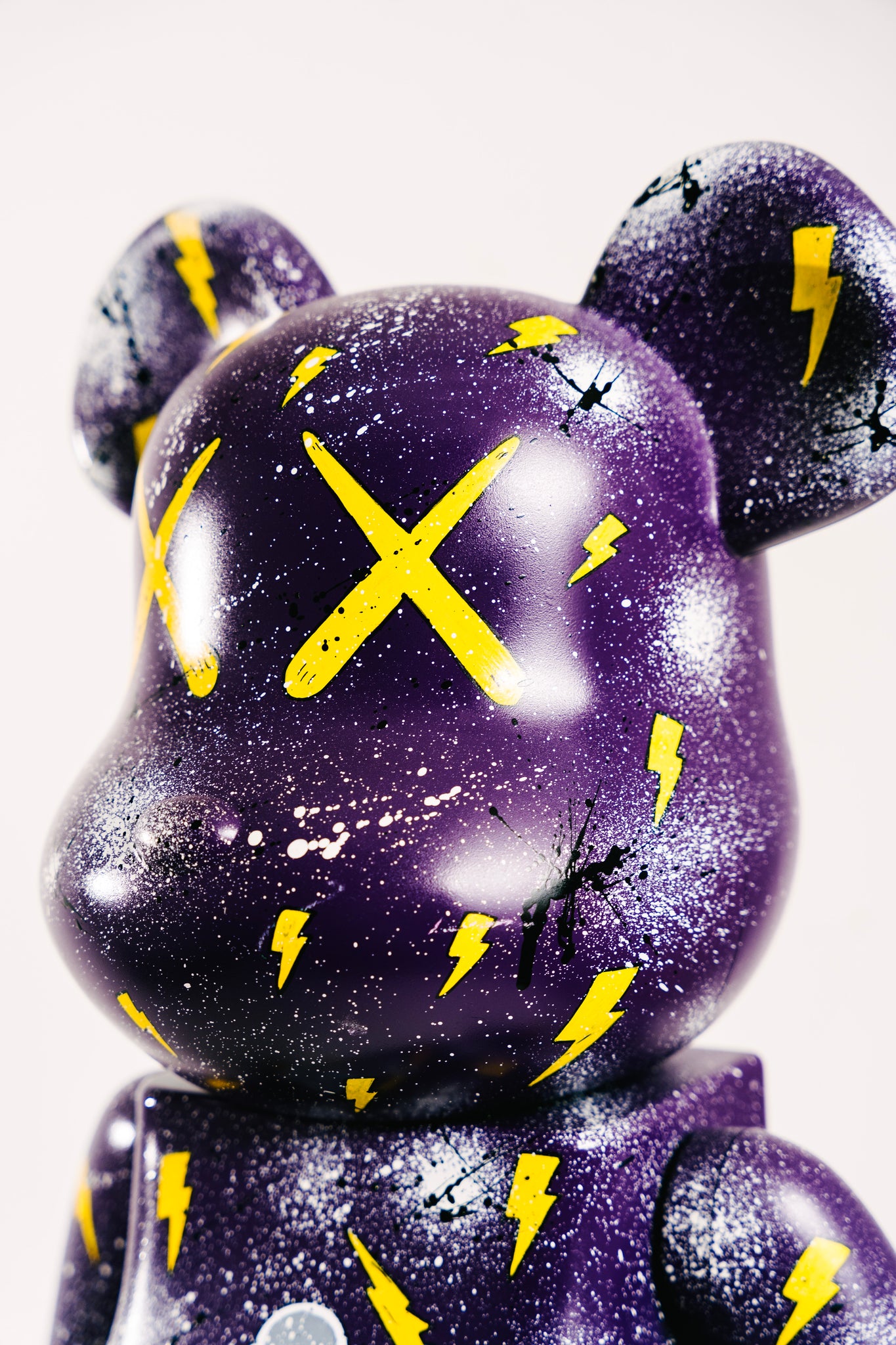 Voltage x Kaws Bearbrick 1000%