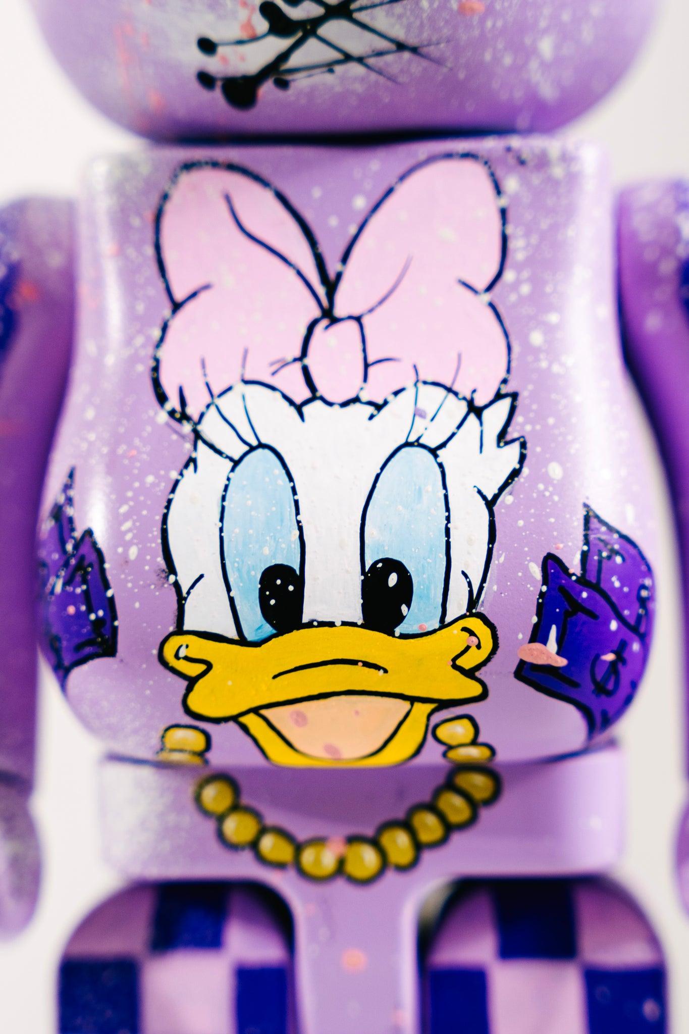 DAISY DUCK Bearbrick 400%