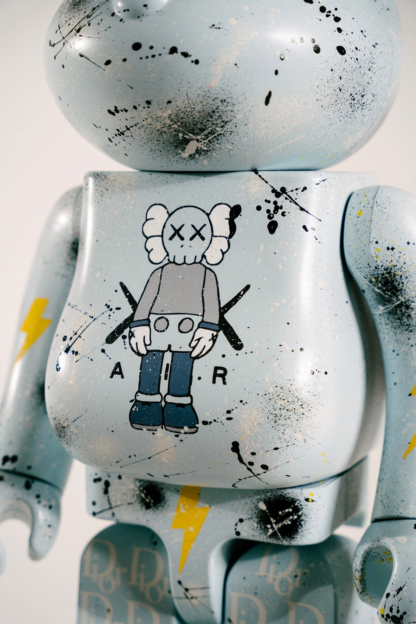 KAWS X BEARBRICK 1000%